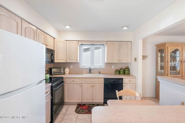 12 Dickinson Road, Brick, NJ 08724