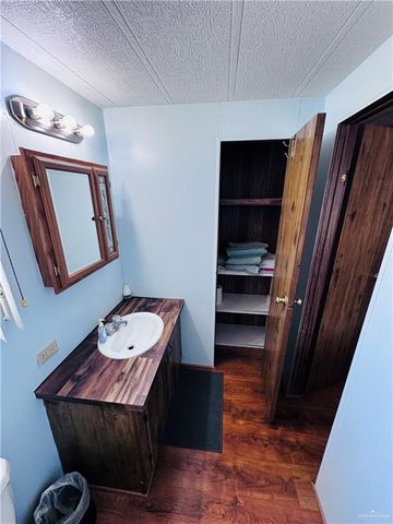 100 Snooze Street, Mission, TX 78572