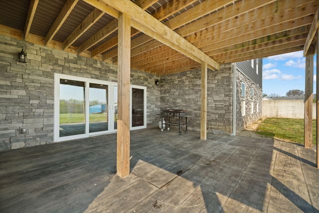 131 Buck Run Road, Hustonville, KY 40437
