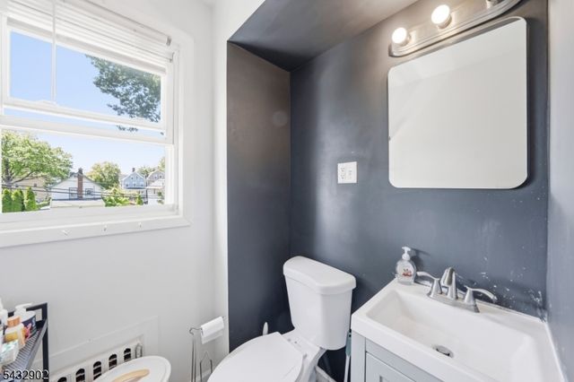 41 Edgar St, East Orange City, NJ 07018