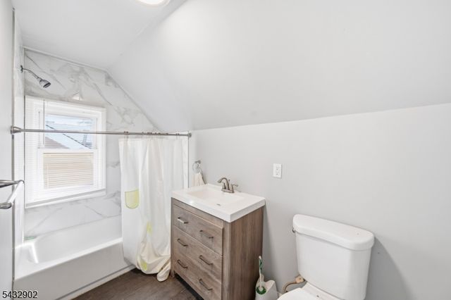 41 Edgar St, East Orange City, NJ 07018