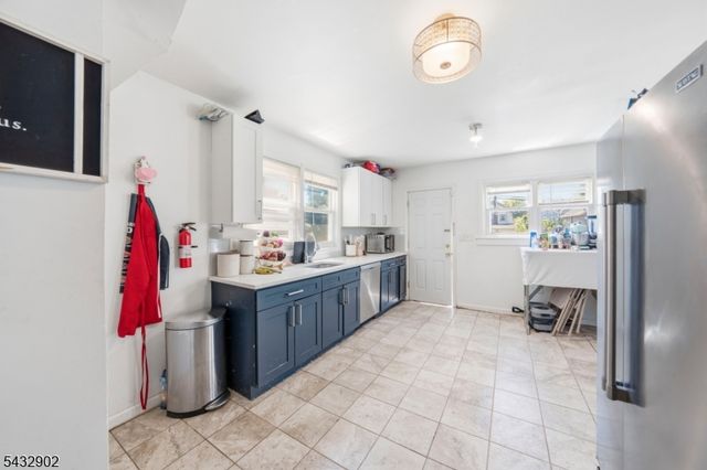 41 Edgar St, East Orange City, NJ 07018
