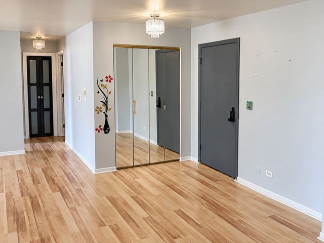 25 E Palatine Road 212, Arlington Heights, IL 60004