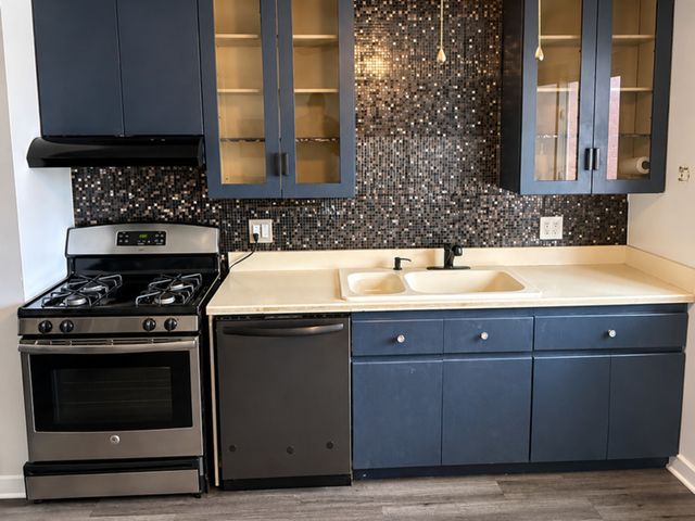 25 E Palatine Road 212, Arlington Heights, IL 60004