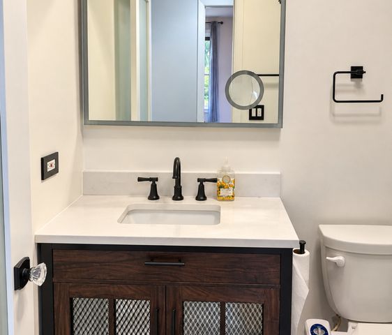 25 E Palatine Road 212, Arlington Heights, IL 60004