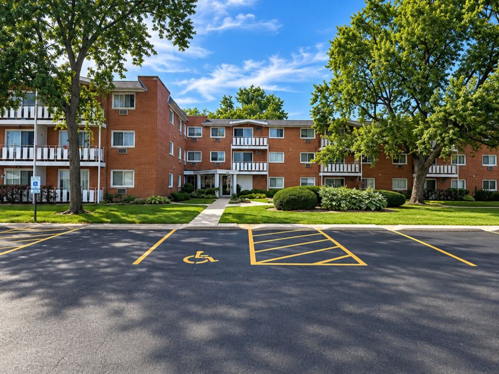 25 E Palatine Road 212, Arlington Heights, IL 60004