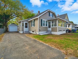 65 Fargo St, Springfield, MA 01119