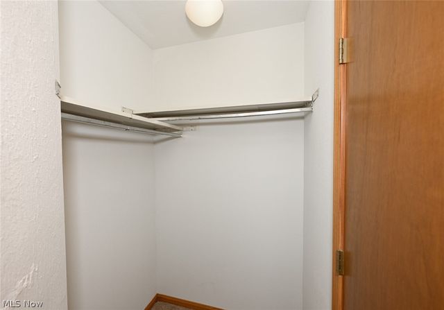 8460 Old Post Road, Olmsted Falls, OH 44138