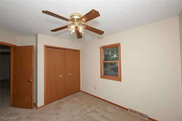 8460 Old Post Road, Olmsted Falls, OH 44138