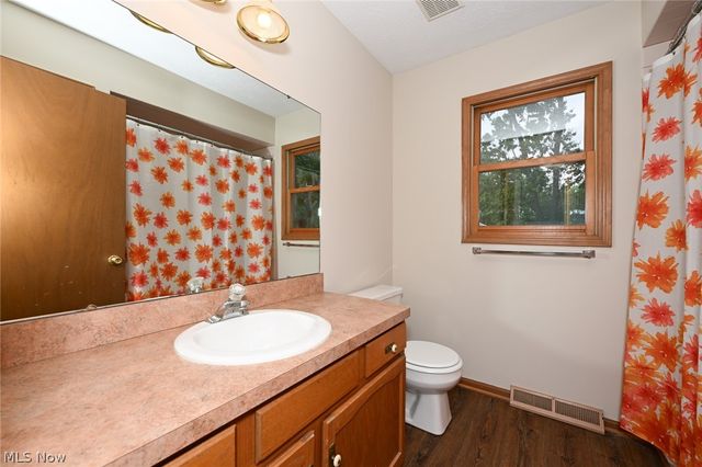 8460 Old Post Road, Olmsted Falls, OH 44138
