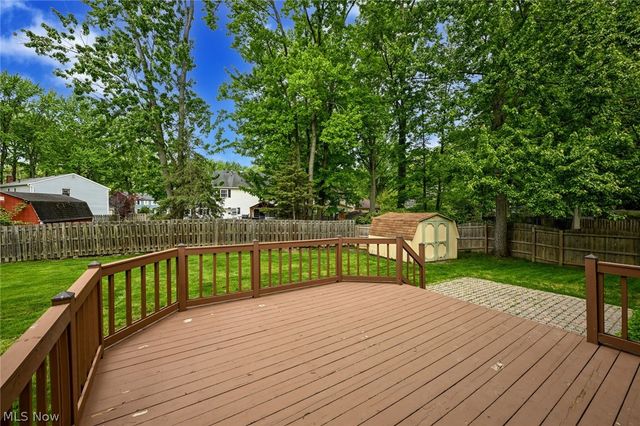8460 Old Post Road, Olmsted Falls, OH 44138