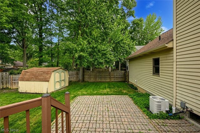 8460 Old Post Road, Olmsted Falls, OH 44138