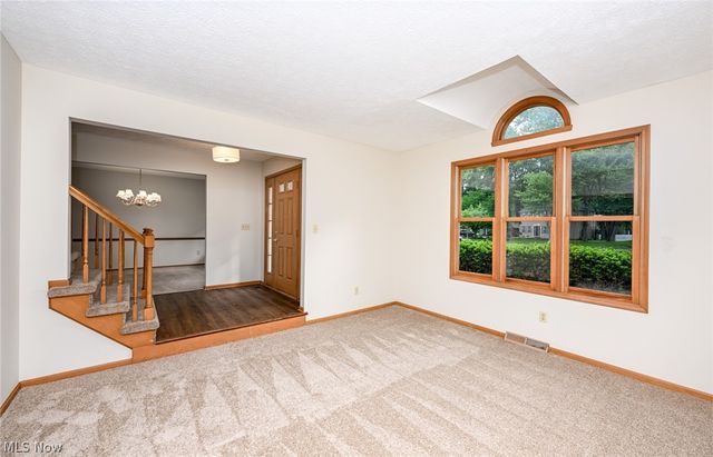 8460 Old Post Road, Olmsted Falls, OH 44138