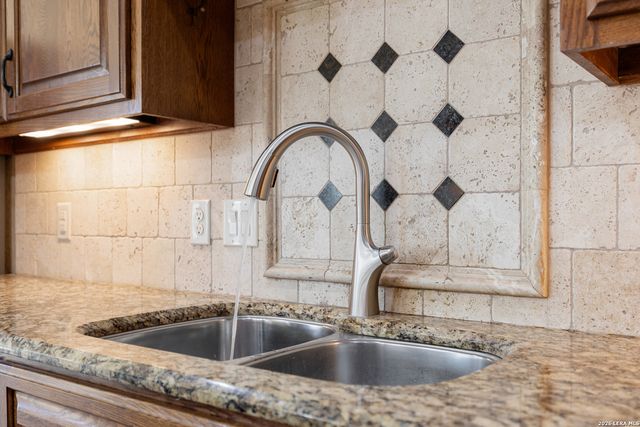 133 Vintage Ranch Cir, La Vernia, TX 78121