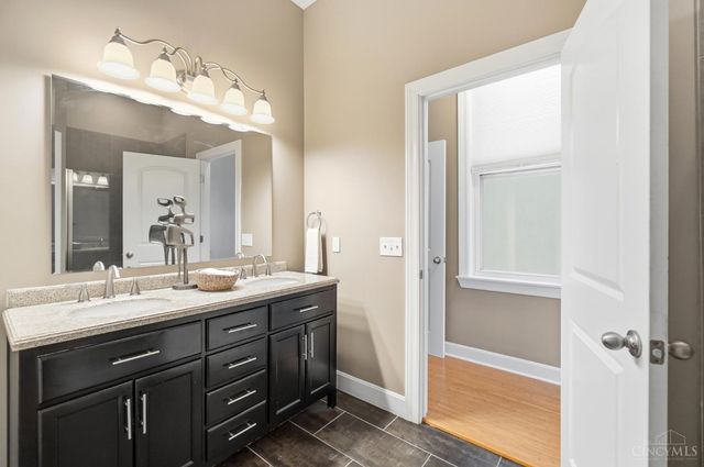 558 Milton Street, Cincinnati, OH 45202