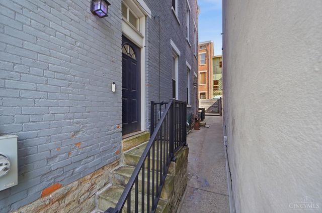 558 Milton Street, Cincinnati, OH 45202