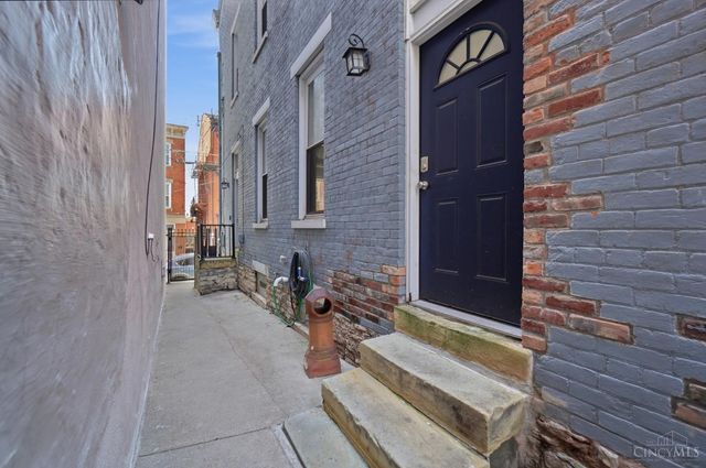 558 Milton Street, Cincinnati, OH 45202