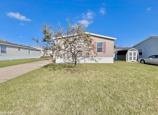 3667 Falcons Nest, White Lake Twp, MI 48383