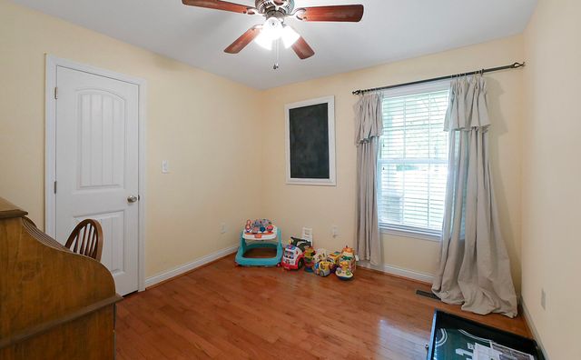 1649 E Boy Scout Road, Hixson, TN 37343
