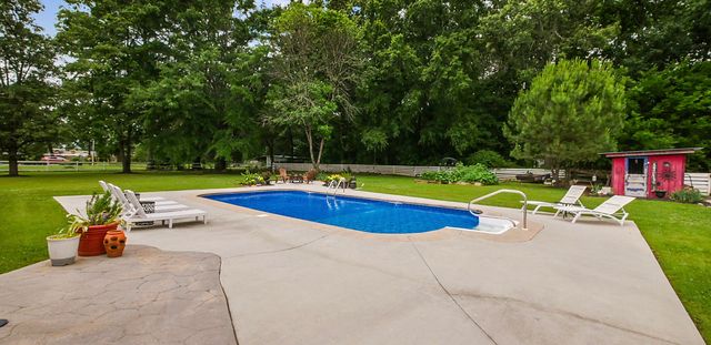 1649 E Boy Scout Road, Hixson, TN 37343