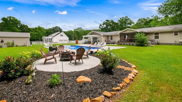 1649 E Boy Scout Road, Hixson, TN 37343