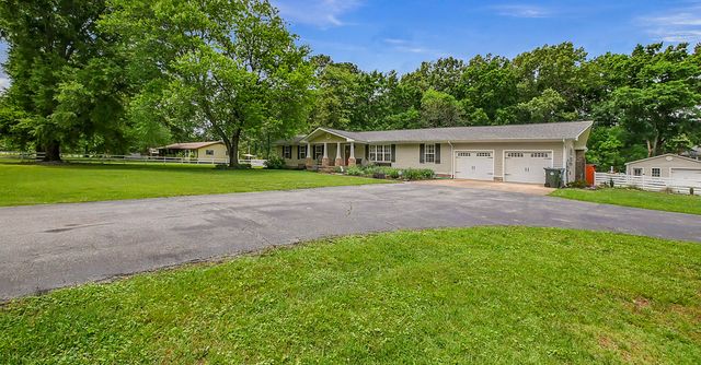 1649 E Boy Scout Road, Hixson, TN 37343