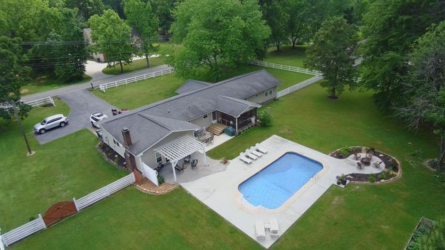 1649 E Boy Scout Road, Hixson, TN 37343