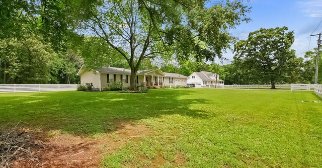 1649 E Boy Scout Road, Hixson, TN 37343