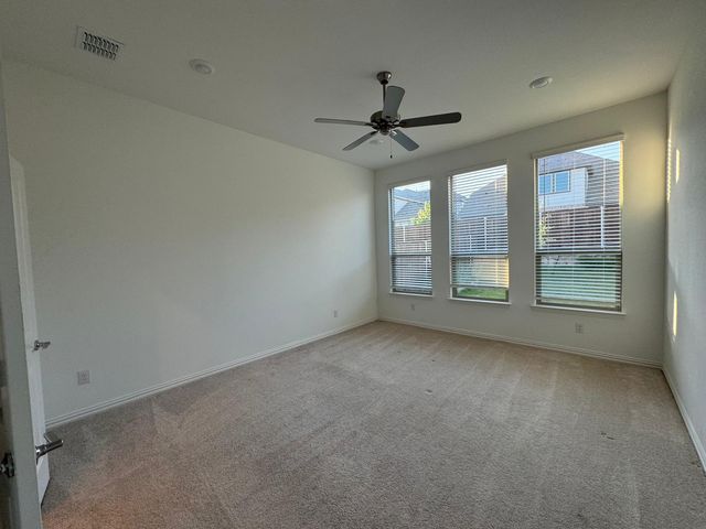 1213 Superbloom Avenue, Justin, TX 76247