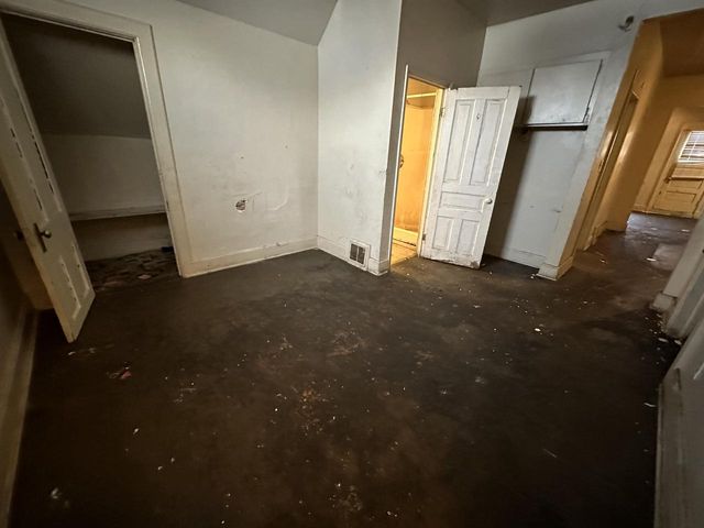 2463 N 22nd STREET, Milwaukee, WI 53206