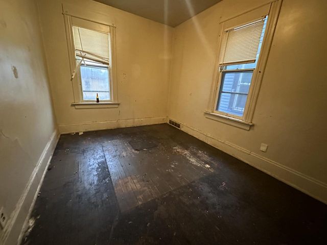 2463 N 22nd STREET, Milwaukee, WI 53206