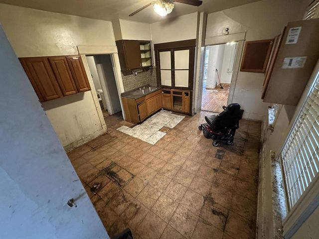 2463 N 22nd STREET, Milwaukee, WI 53206