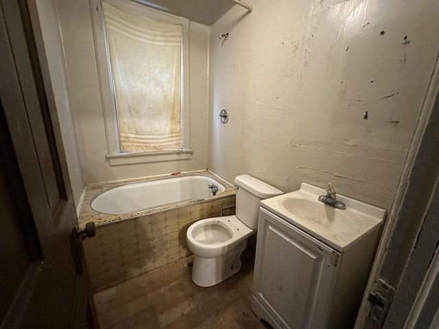 2463 N 22nd STREET, Milwaukee, WI 53206