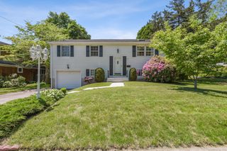 205 Ocean View Avenue, Groton, CT 06355