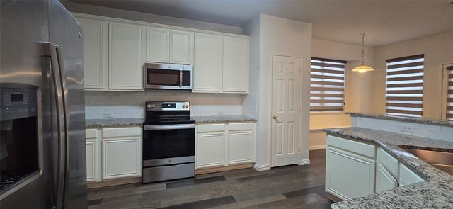 818 Green Pond Drive, Garland, TX 75040