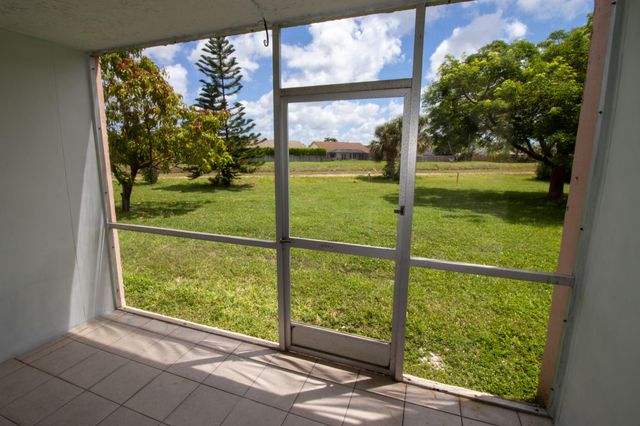 9621 Sunrise Lakes Boulevard 102, Sunrise, FL 33322