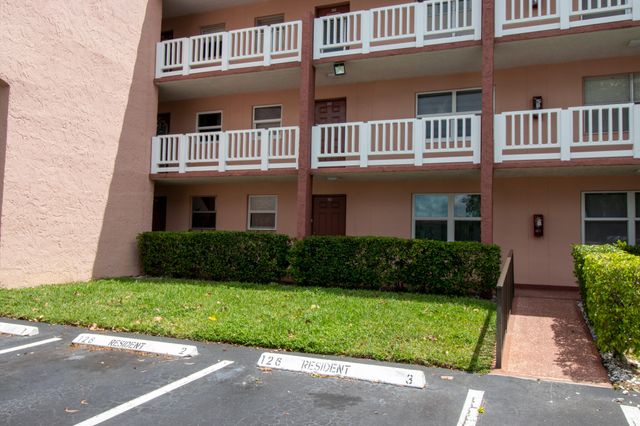 9621 Sunrise Lakes Boulevard 102, Sunrise, FL 33322