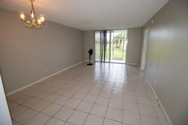 9621 Sunrise Lakes Boulevard 102, Sunrise, FL 33322