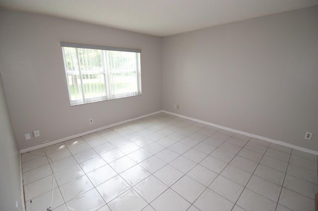 9621 Sunrise Lakes Boulevard 102, Sunrise, FL 33322