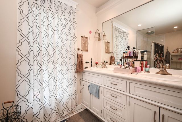 2350 N Lewis Avenue, Waukegan, IL 60087