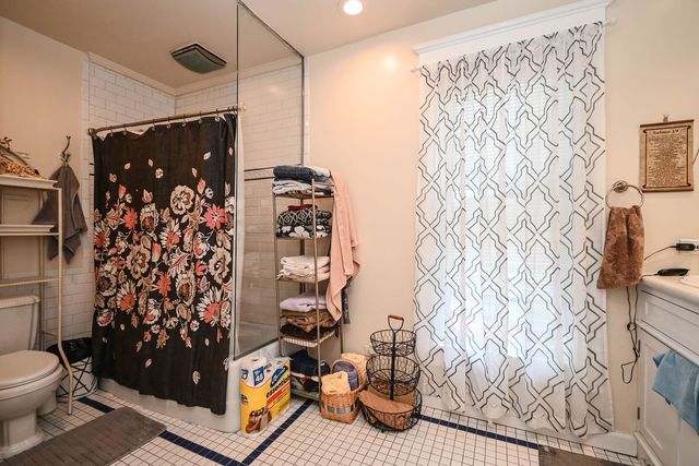 2350 N Lewis Avenue, Waukegan, IL 60087