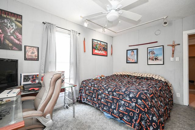 2350 N Lewis Avenue, Waukegan, IL 60087