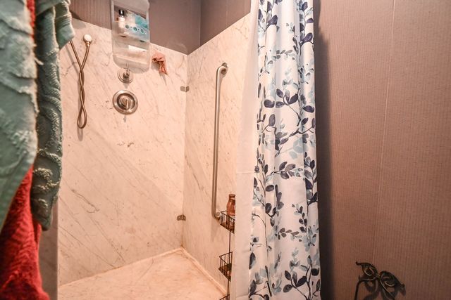 2350 N Lewis Avenue, Waukegan, IL 60087