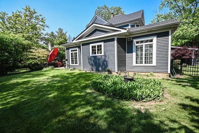 2350 N Lewis Avenue, Waukegan, IL 60087