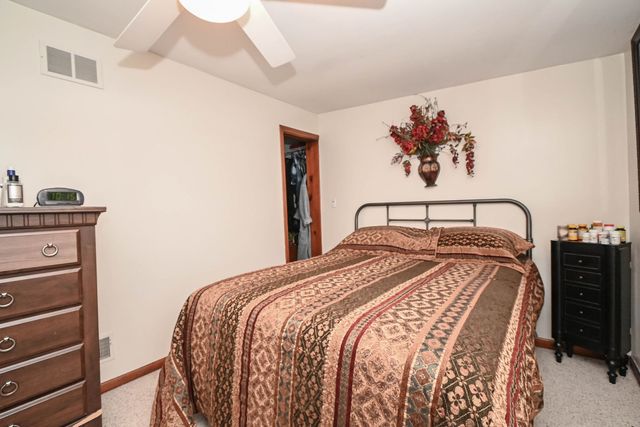 2350 N Lewis Avenue, Waukegan, IL 60087