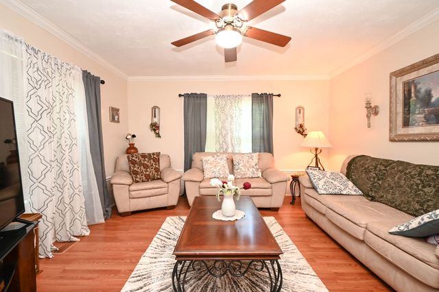 2350 N Lewis Avenue, Waukegan, IL 60087