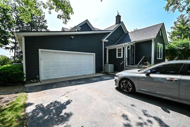 2350 N Lewis Avenue, Waukegan, IL 60087