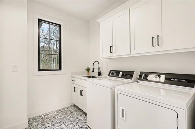 9450 Marion Street, Lenexa, KS 66220