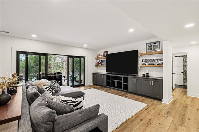 9450 Marion Street, Lenexa, KS 66220