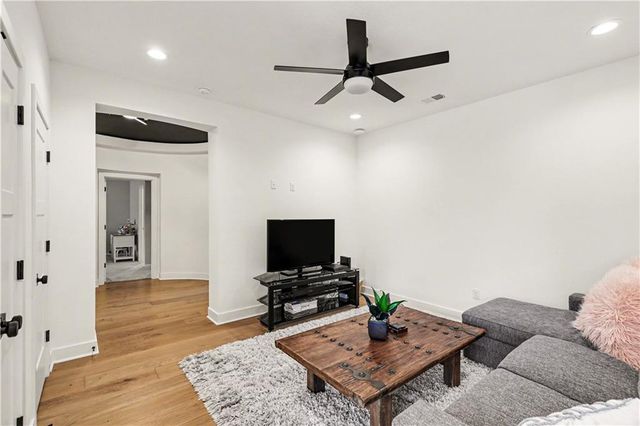 9450 Marion Street, Lenexa, KS 66220